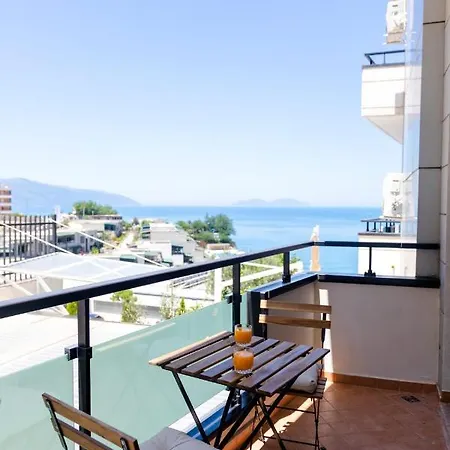 Bay Sea Front Appartement Vlorë